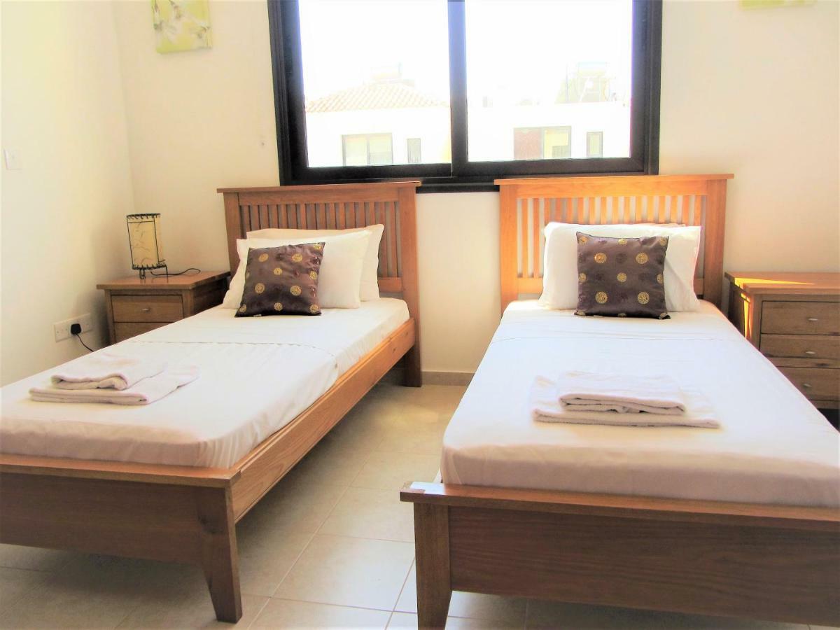 Villa Jade Paralimni Luaran gambar